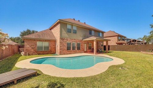 House (4 Bedrooms)