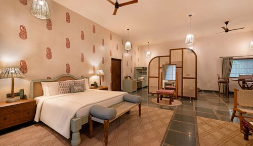 Grand Villa, Bathtub, Garden View