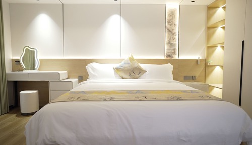 Signature Mobile Home, 1 King Bed with Sofa bed