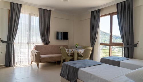 Family Studio, Balcony, Mountain View
