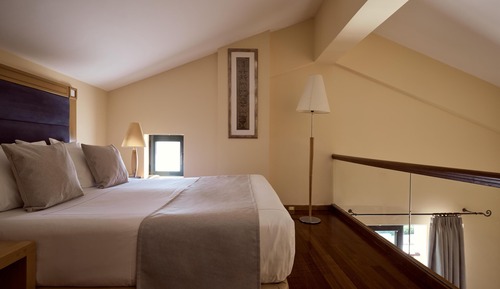 Duplex, Partial Sea View