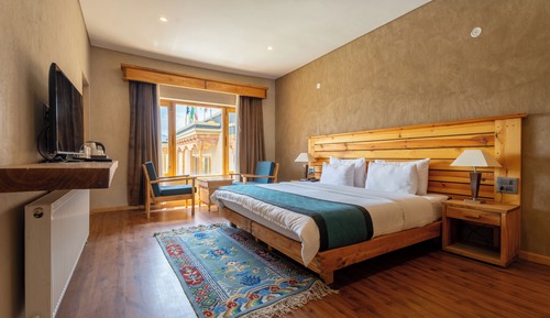 Deluxe Double Room, Balcony, Mountain View