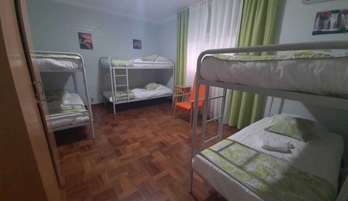 Classic Shared Dormitory, Women only