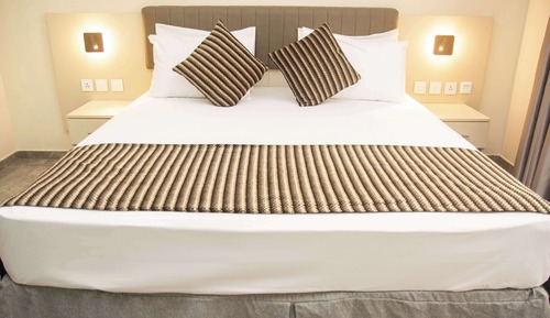 Superior Room, 1 King Bed, Non Smoking, Lake View