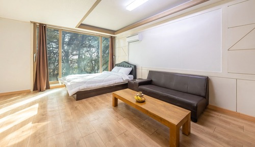 Basic Room, 1 Bedroom (B 102(Pet Friendly/BBQ))