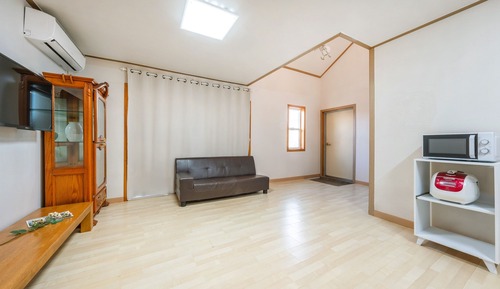 Basic Room, 1 Bedroom (A 301(Private room/private BBQ/Pet))