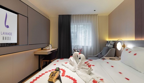 Romantic Double Room, City View