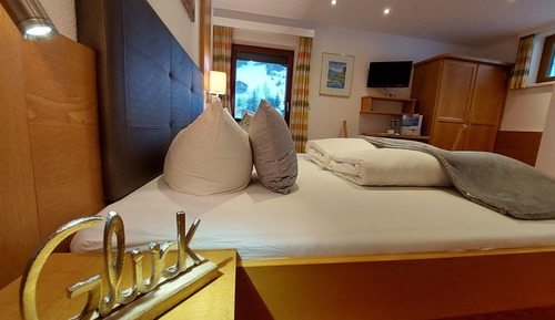 Deluxe Apartment, 3 Bedrooms, Balcony, Mountain View