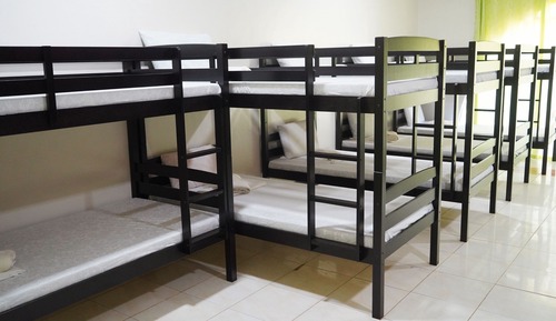 Dorm Room 8 Pax