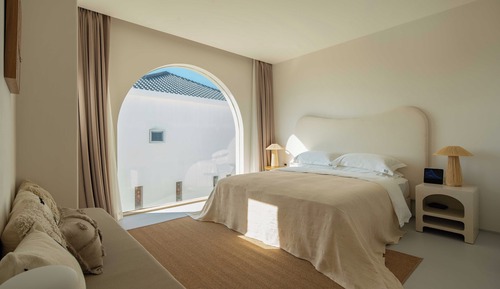 Senior Room, 1 Queen Bed, Partial Ocean View