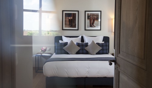 Suite, Bathtub