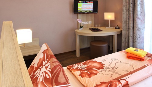 Superior Double or Twin Room, Patio, River View