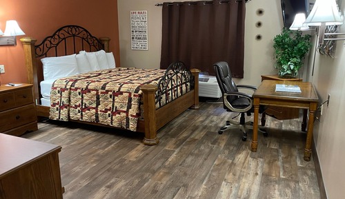 Standard Room, 1 King Bed