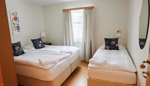 Economy Triple Room, Non Smoking, Shared Bathroom