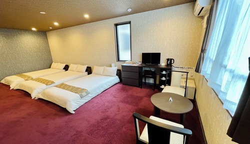 Triple Room