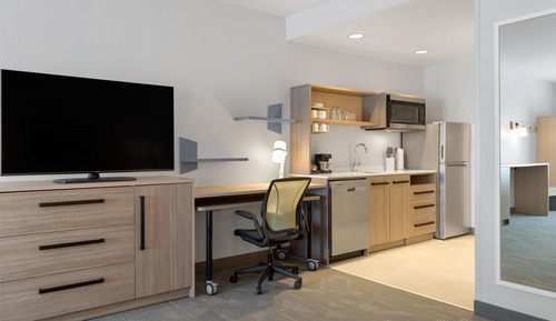 Suite, 2 Queen Beds, Accessible, Bathtub