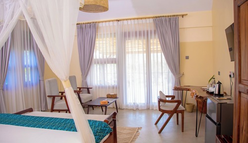 Standard Double Room, 1 Queen Bed, Private Bathroom, River View