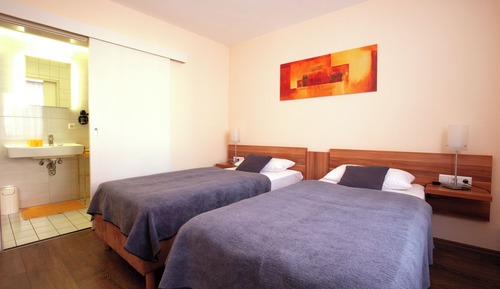 Apartment / Comfort room
