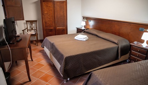 Basic Quadruple Room, Mountain View