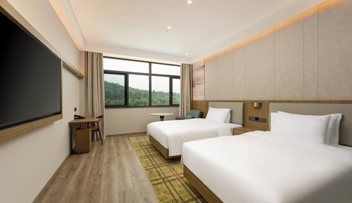 Standard Room, 2 Double Beds, Garden View