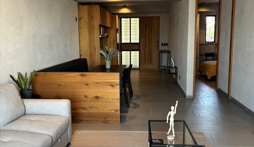 Suite, Balcony