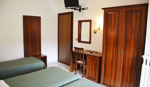 Triple Room, Multiple Beds, Mountain View