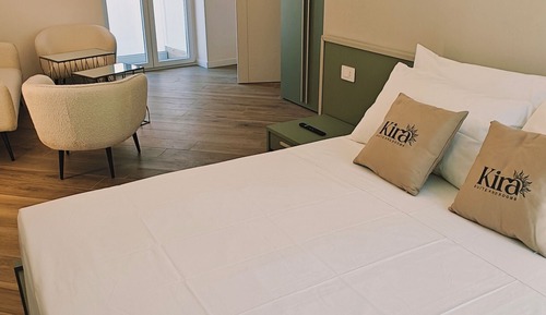 Double Room, 1 King Bed