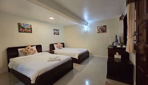 Standard Twin Room