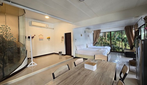 Deluxe Room, 1 King Bed, River View