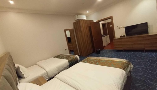 Twin Bed Room