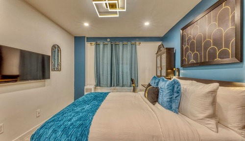 Standard Room, 1 Queen Bed