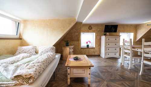 Deluxe Double Room (1)