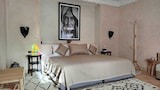 Deluxe Double Room Single Use, Garden View