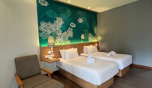 Deluxe Room, Multiple Beds, Garden View
