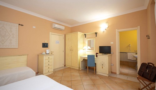 Classic Quadruple Room