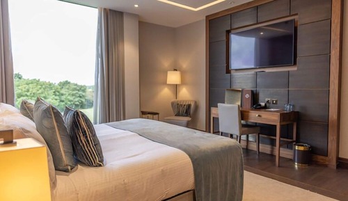 Small Suite Country View