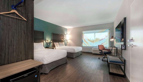 Room, 2 Queen Beds (Mobility, Hearing, Roll-In Shower)