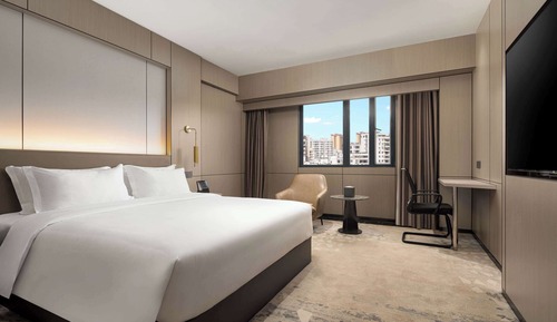 Deluxe Room, 1 King Bed, Non Smoking