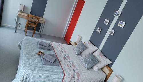 Room, 1 Queen Bed, Non Smoking, Private Bathroom