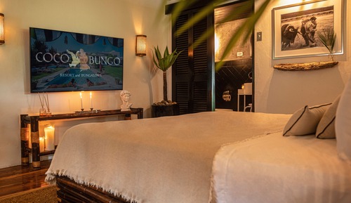 Luxury Bungalow, 1 King Bed, Pool Access, Beachside