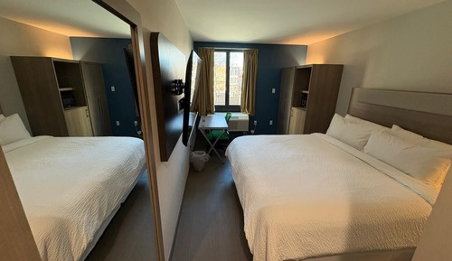 Standard Room, 1 King Bed, Accessible (Roll-In Shower)