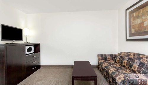 Suite, 1 Queen Bed