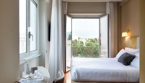 Standard Double Room (free spa access)