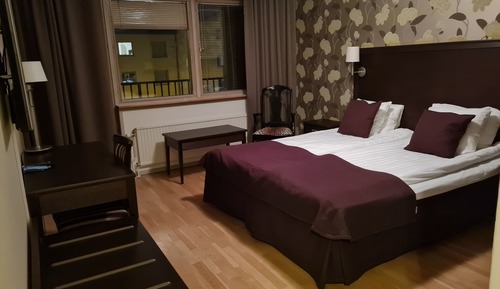 Standard Room, 2 Twin Beds, Non Smoking (with Sofabed)