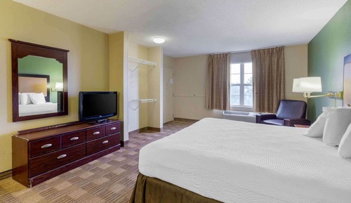 Studio, 1 King Bed, Non Smoking