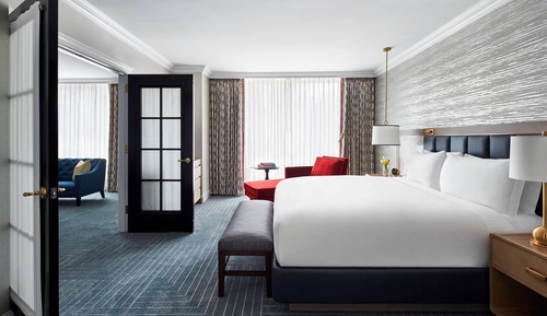Suite, 1 King Bed with Sofa bed (Mobility Accessible, Tub)