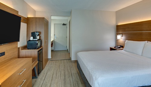 Standard Room, 1 King Bed