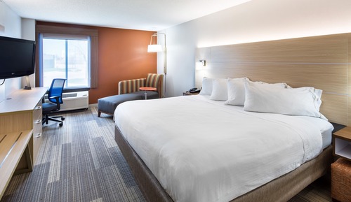 Standard Room, 1 King Bed, Accessible (Communications, Roll In Shower)