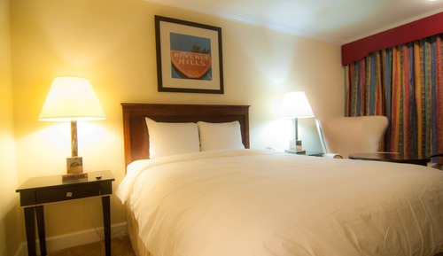 Deluxe Queen Room