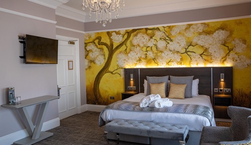 Suite, 1 King Bed, Non Smoking (Converts to 2 Twin Beds)